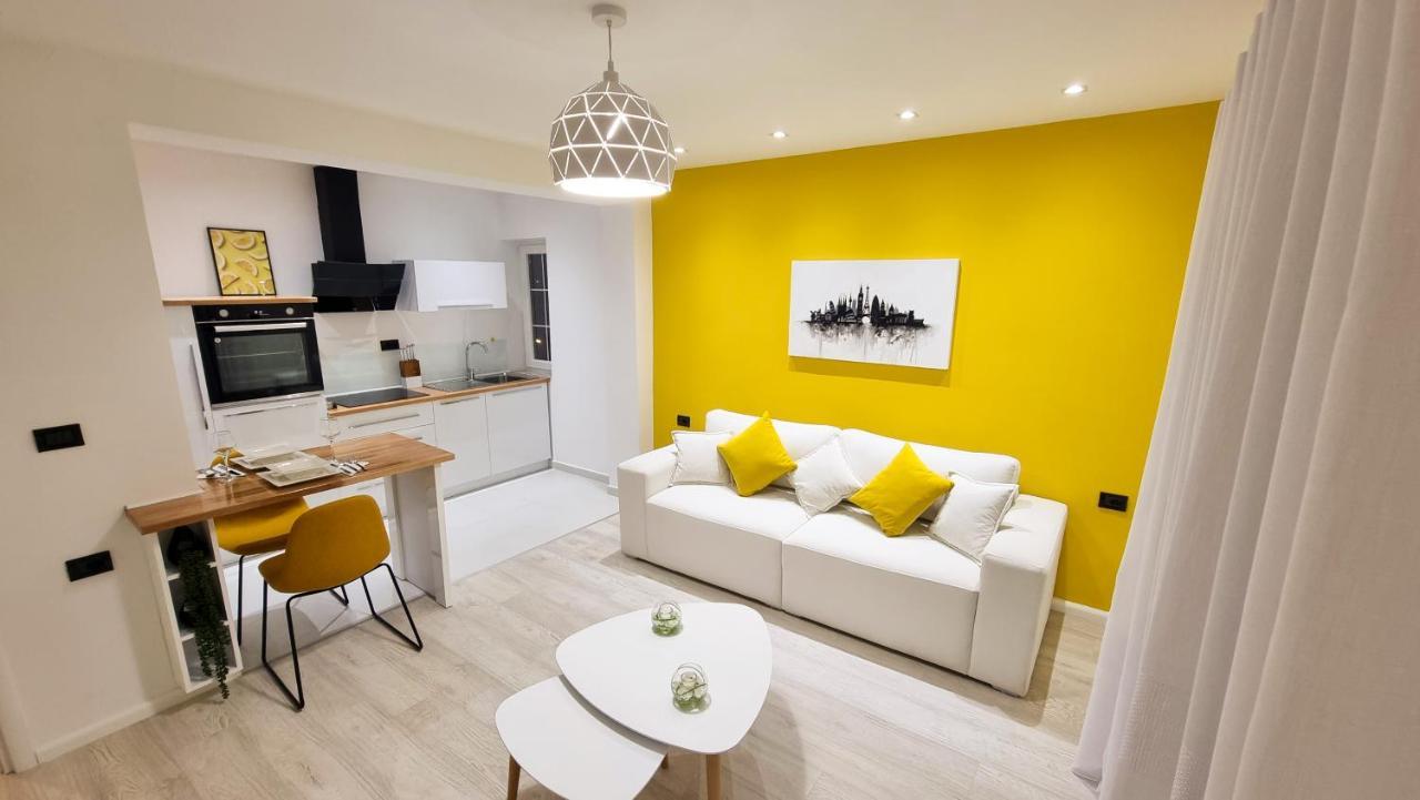 'The Yellow' Condo Berat Zewnętrze zdjęcie